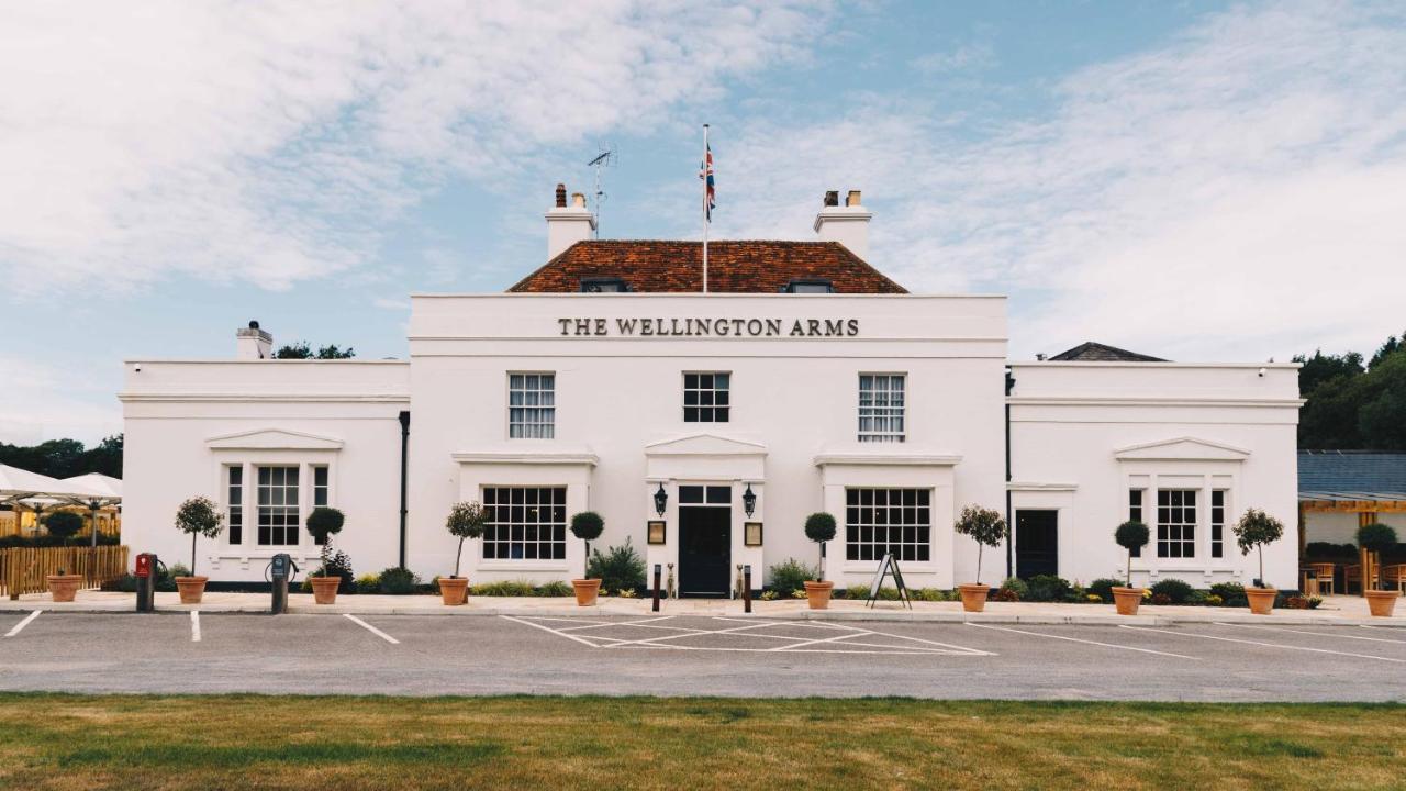 The Wellington Arms - Basingstoke-Reading Hotel Heckfield Ngoại thất bức ảnh
