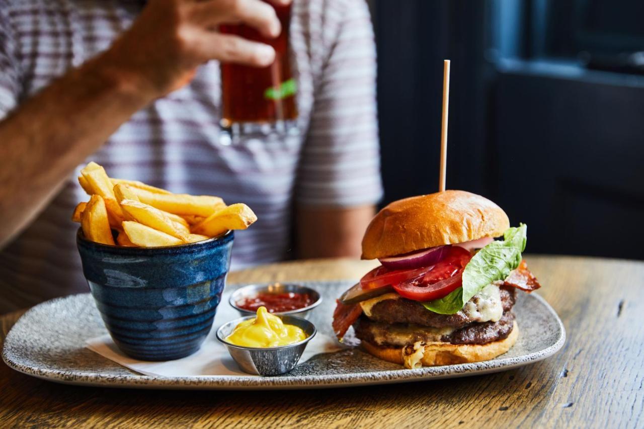 The Wellington Arms - Basingstoke-Reading Hotel Heckfield Ngoại thất bức ảnh
