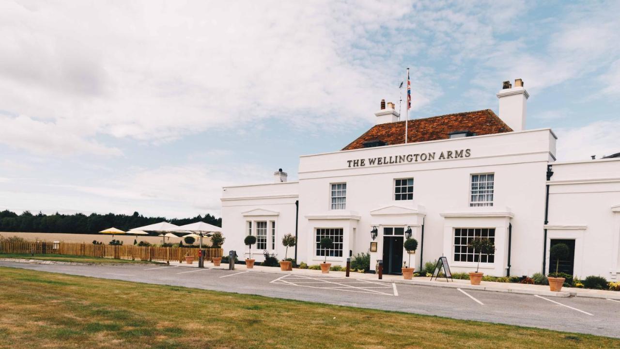 The Wellington Arms - Basingstoke-Reading Hotel Heckfield Ngoại thất bức ảnh